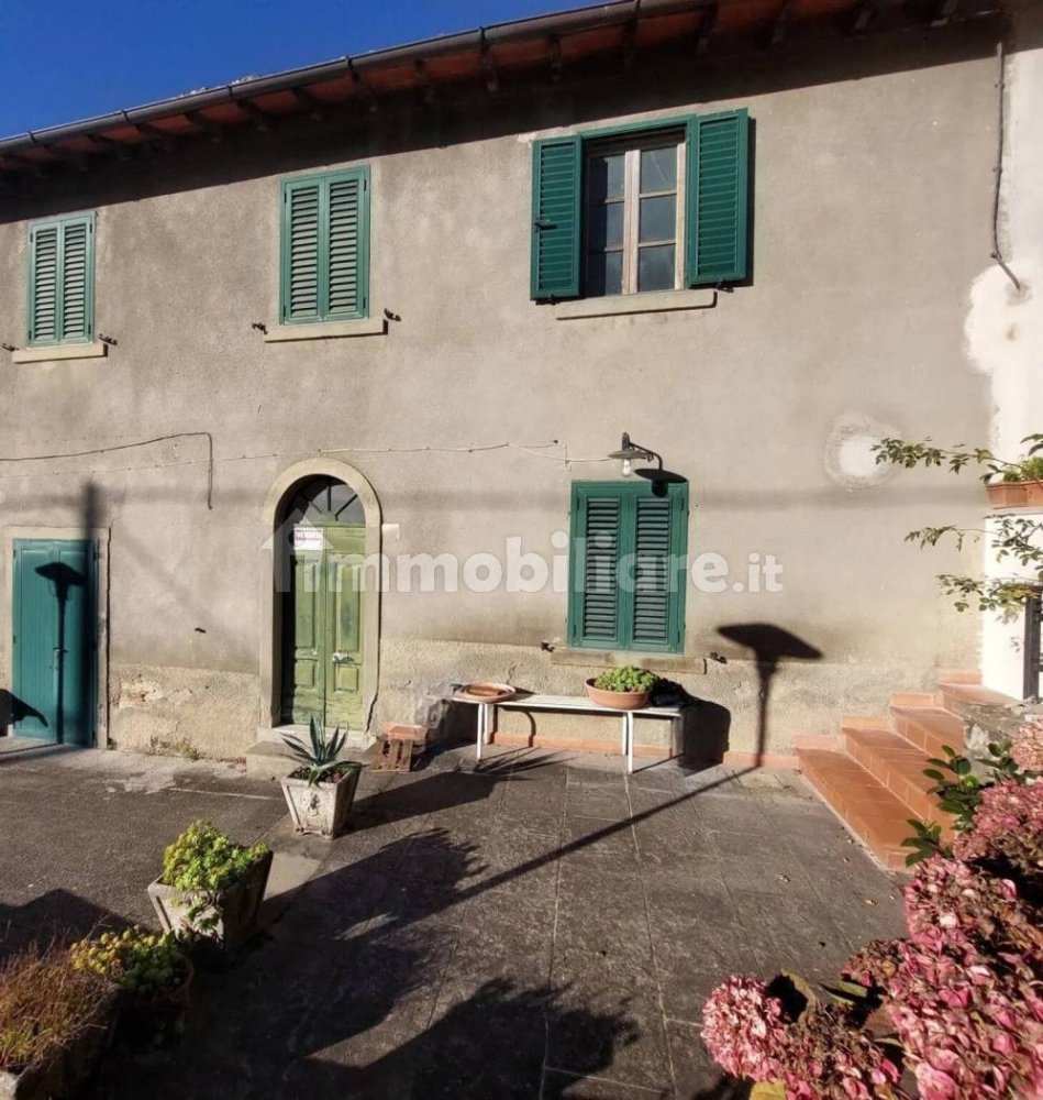 3 bedrooms House in Arezzo, Italy No. 201406