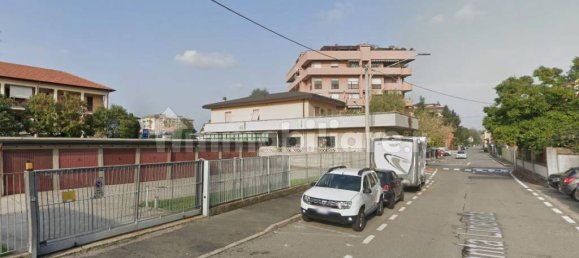  Garage in Castellanza, Italy No. 295825 7