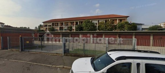  Garage in Castellanza, Italy No. 295825 4