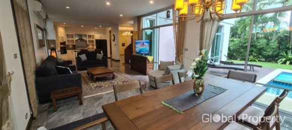 4 bedrooms House for sale in Pattaya, Chonburi, Eastern Thailand, Thailand № 170983 24