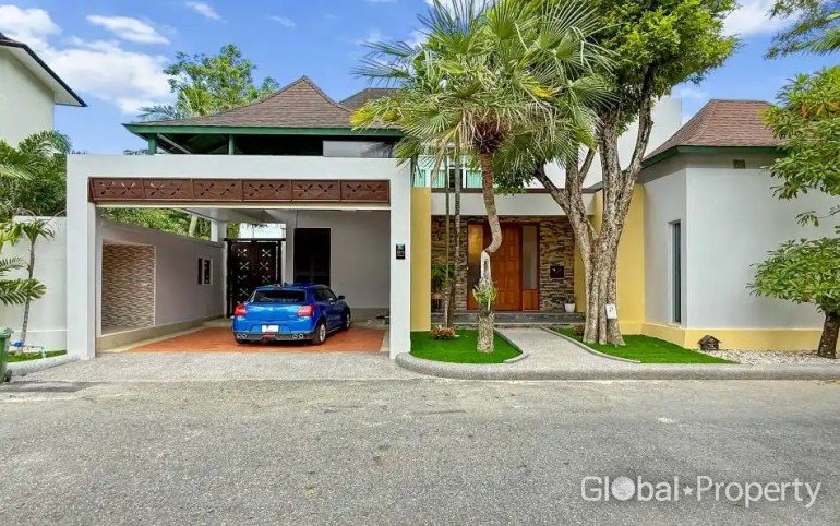 4 bedrooms House for sale in Pattaya, Chonburi, Eastern Thailand, Thailand № 170983