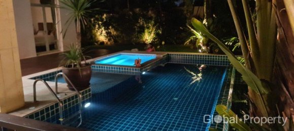 4 bedrooms House for sale in Pattaya, Chonburi, Eastern Thailand, Thailand № 170983 6