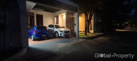4 bedrooms House for sale in Pattaya, Chonburi, Eastern Thailand, Thailand № 170983 3