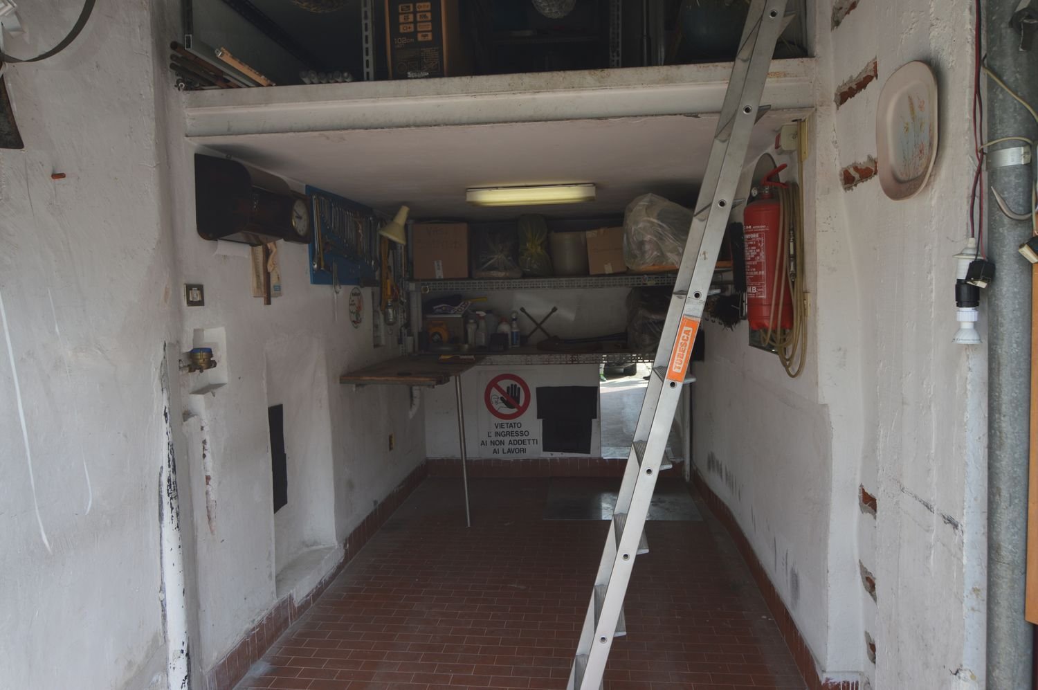 18m² Garage in Turin, Italy No. 263405