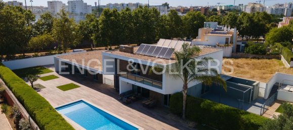 5 Schlafzimmer Villa in Alvor, Portugal, Nr. 237510 3