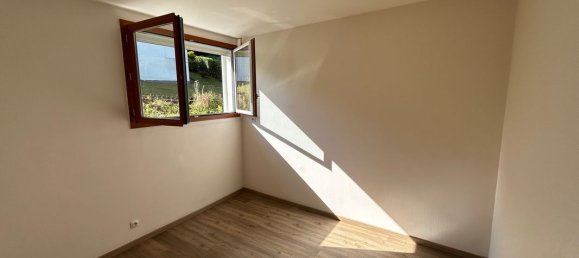 4 bedrooms House in Ussel, France No. 113246 7