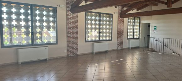 Propriété commerciale à Livraga, Italy 400m² No. 364596 3