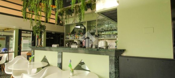 2 rooms Commercial property in Bergamo, Italy No. 66742 3