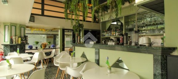 2 rooms Commercial property in Bergamo, Italy No. 66742 2