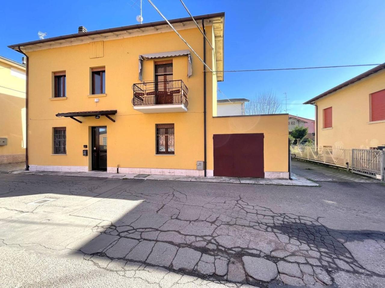 4 rooms Villa in Soliera, Italy No. 144905