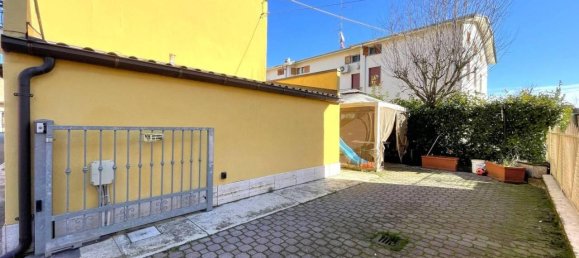4 rooms Villa in Soliera, Italy No. 144905 4
