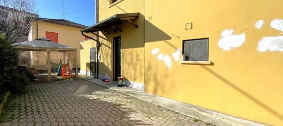 4 rooms Villa in Soliera, Italy No. 144905 7