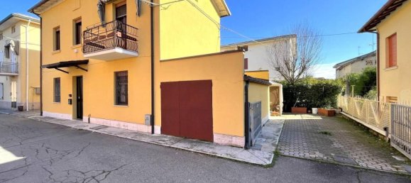 4 rooms Villa in Soliera, Italy No. 144905 2