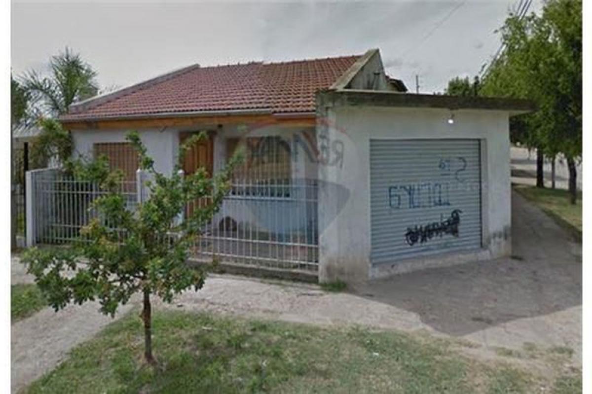 Дом с 3 спальнями в Маркос Пас, Аргентина № 7012