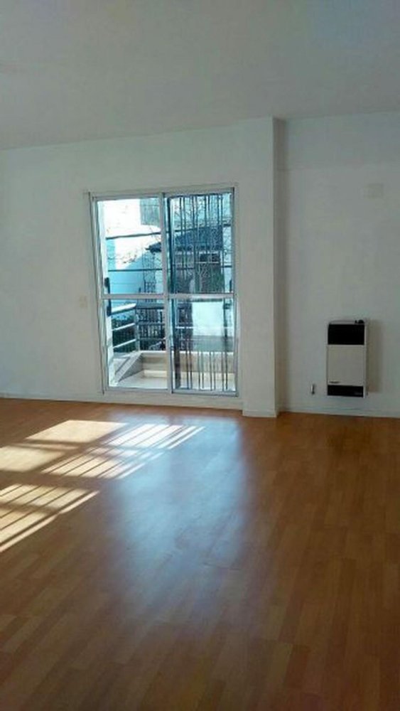 Studio in San Fernando, Argentina, Nr. 3763