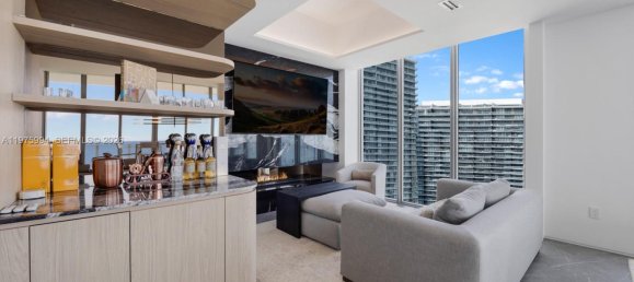 4 dormitorios propiedad comercial en venta en Miami, Miami-Dade, Florida, USA № 615204 24