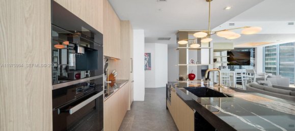 4 dormitorios propiedad comercial en venta en Miami, Miami-Dade, Florida, USA № 615204 16