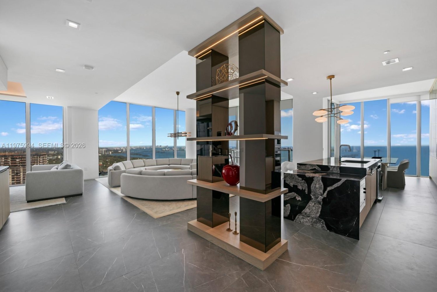4 dormitorios propiedad comercial en venta en Miami, Miami-Dade, Florida, USA № 615204