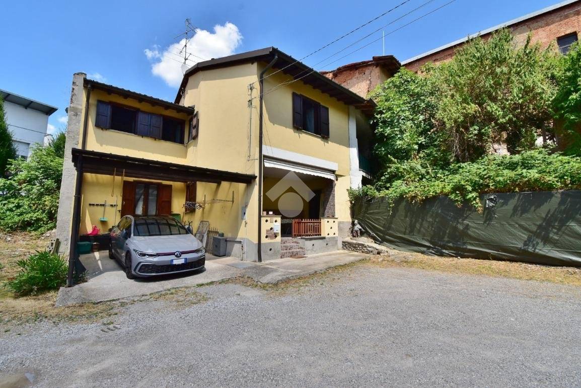 Casa de 3 dormitorios en Lurago Marinone, Italy No. 356827