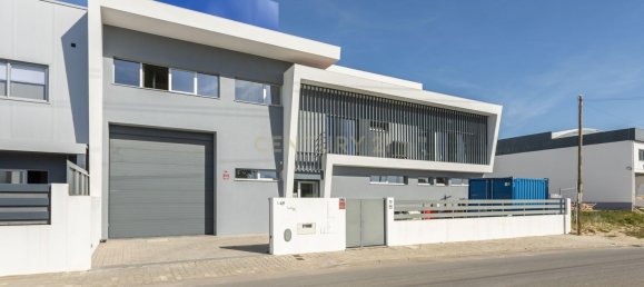 599m² Warehouse in Seixal, Portugal No. 98998 2
