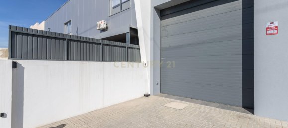 599m² Warehouse in Seixal, Portugal No. 98998 4