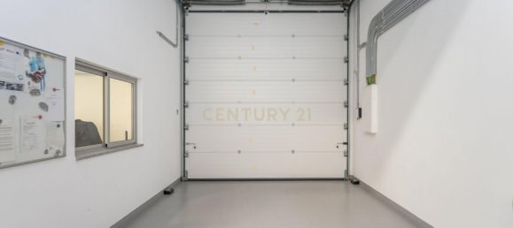 599m² Warehouse in Seixal, Portugal No. 98998 27