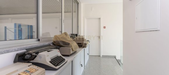 599m² Warehouse in Seixal, Portugal No. 98998 14