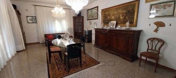 8 غرف نوم فيلا في Carrara, Italy رقم 325383 15