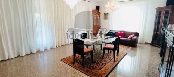 8 غرف نوم فيلا في Carrara, Italy رقم 325383 18