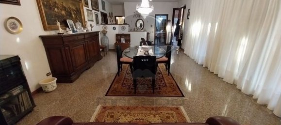 8 غرف نوم فيلا في Carrara, Italy رقم 325383 12