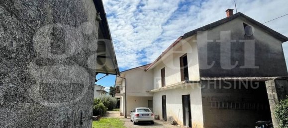 11 rooms House in Piedimonte Matese, Italy No. 63727 8