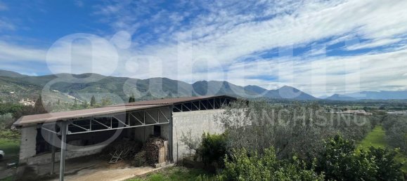 11 rooms House in Piedimonte Matese, Italy No. 63727 5