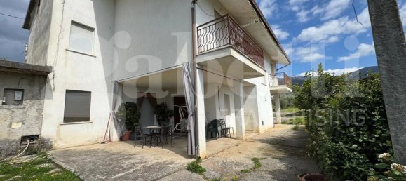 11 rooms House in Piedimonte Matese, Italy No. 63727 29