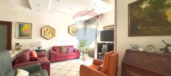 3 bedrooms Apartment in Naples, Italy No. 325908 4