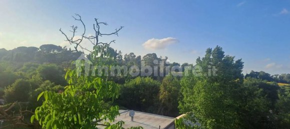 5 bedrooms Apartment in Rome, Italy No. 222408 4