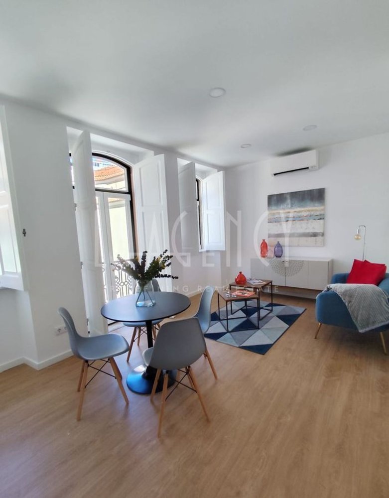 2 bedrooms Apartment in Lisbon, Portugal No. 186469