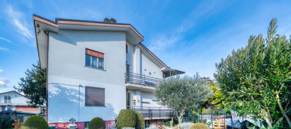 Квартира с 3 комнатами в Казелетте, Италия № 8622 10