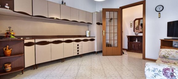 3 bedrooms Apartment in Senago, Italy No. 357885 4