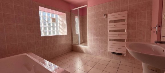 3 bedrooms House in Dormans, France No. 152634 5