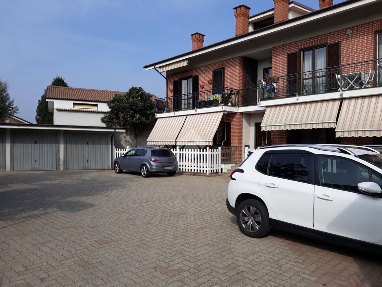 4 Schlafzimmer Wohnung in Scalenghe, Italy, Nr. 323130