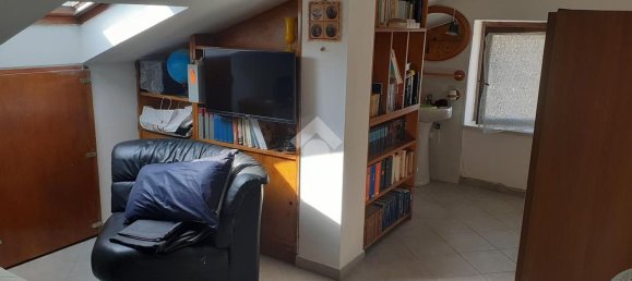 4 Schlafzimmer Wohnung in Scalenghe, Italy, Nr. 323130 10