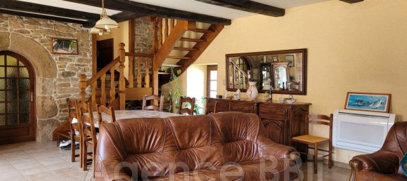 Casa de 3 dormitorios en Plesidy, France No. 290879 11