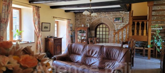 Casa de 3 dormitorios en Plesidy, France No. 290879 2