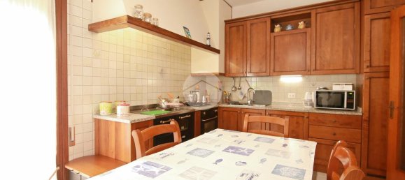 3 bedrooms Villa in Preganziol, Italy No. 309924 4
