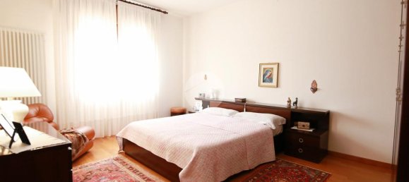 3 bedrooms Villa in Preganziol, Italy No. 309924 8
