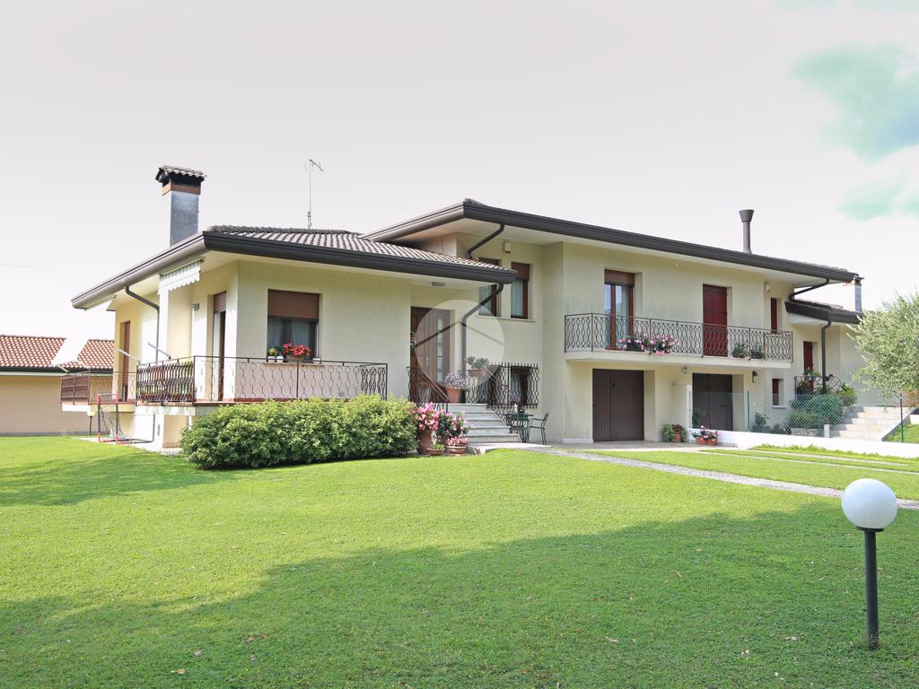 3 bedrooms Villa in Preganziol, Italy No. 309924