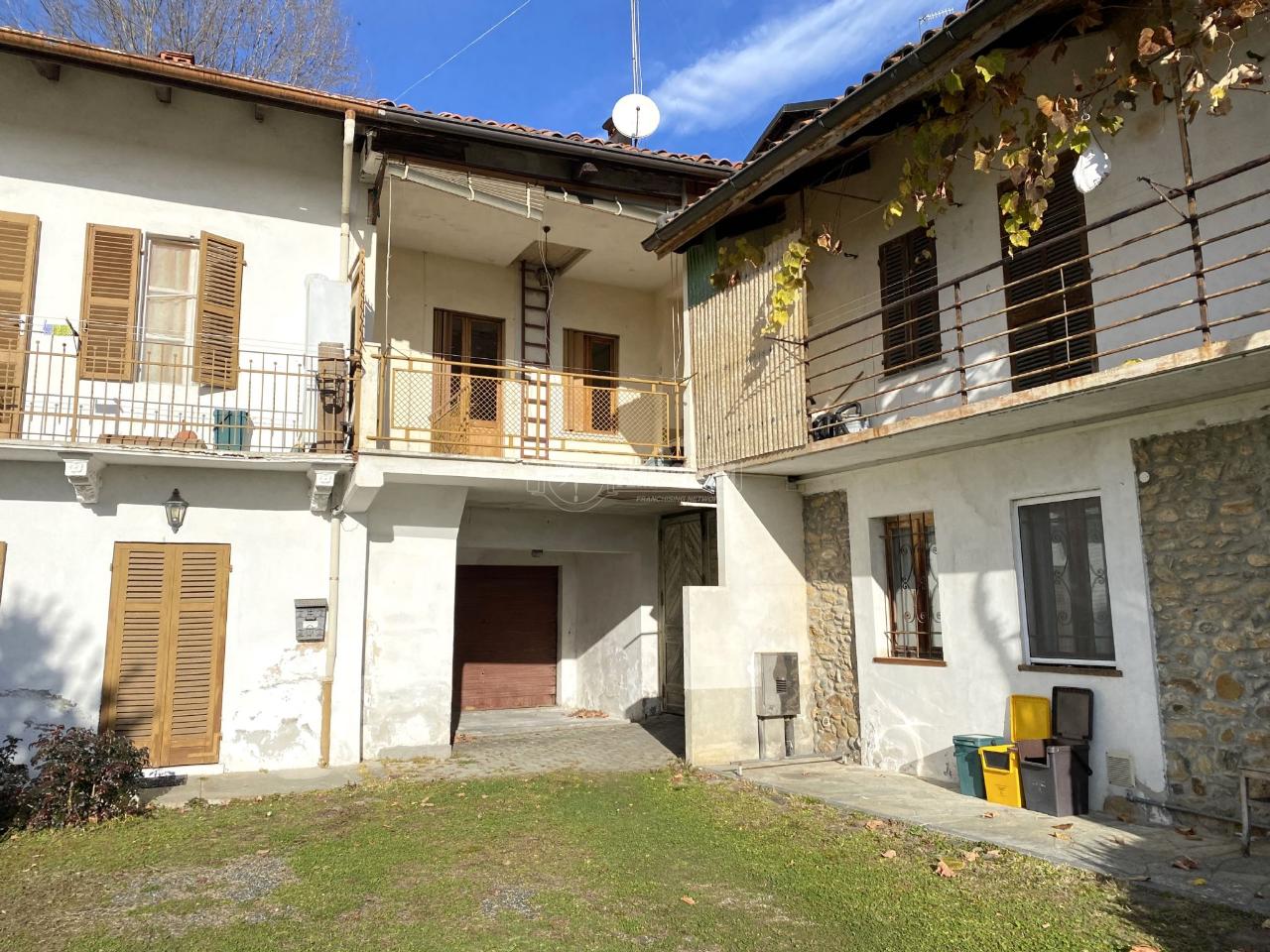 4 rooms House in Occhieppo Superiore, Italy No. 3074