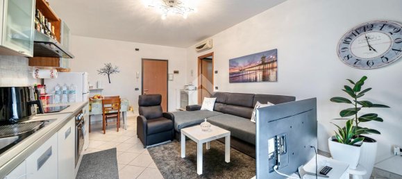 Apartamento de 2 divisões em Reggio Emilia, Italy N.º 232349 10