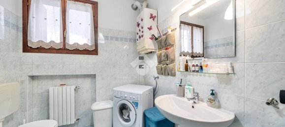 Apartamento de 2 divisões em Reggio Emilia, Italy N.º 232349 17