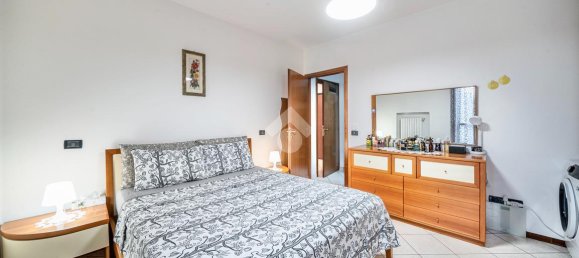 Apartamento de 2 divisões em Reggio Emilia, Italy N.º 232349 4